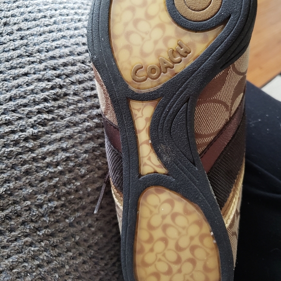 Coach running shoes. 7.5 - Picture 5 of 5